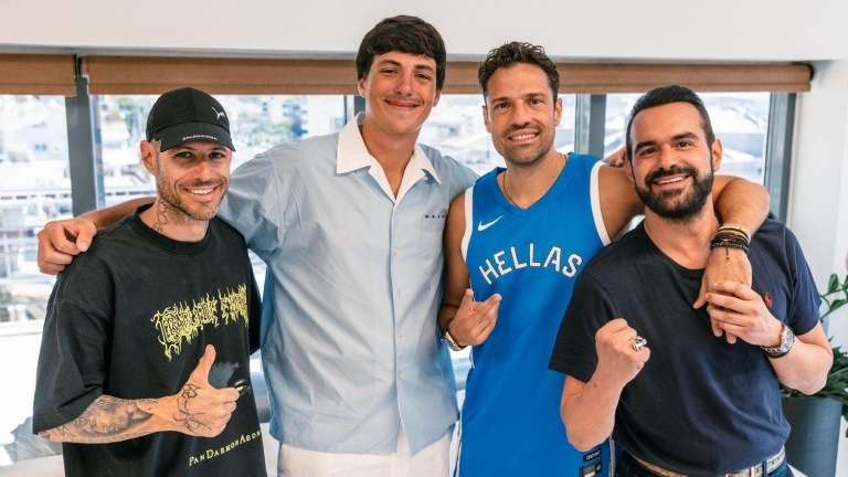 Παγκόσμια Συνεργασία με την Warner Music ο Κωνσταντίνος Αργυρός & Panik Records!