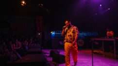 Pan pan yperastiki mousiki